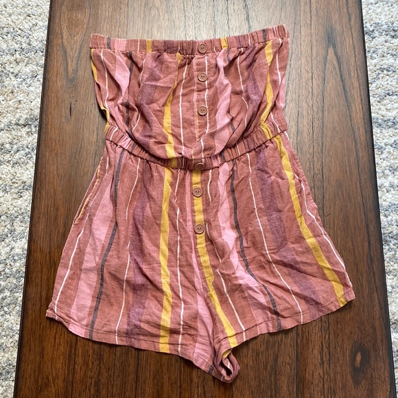 Urban Outfitters romper - Picture 1 of 3